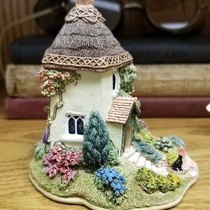 Collectible: Lilliput Lane Honeypot Cottage